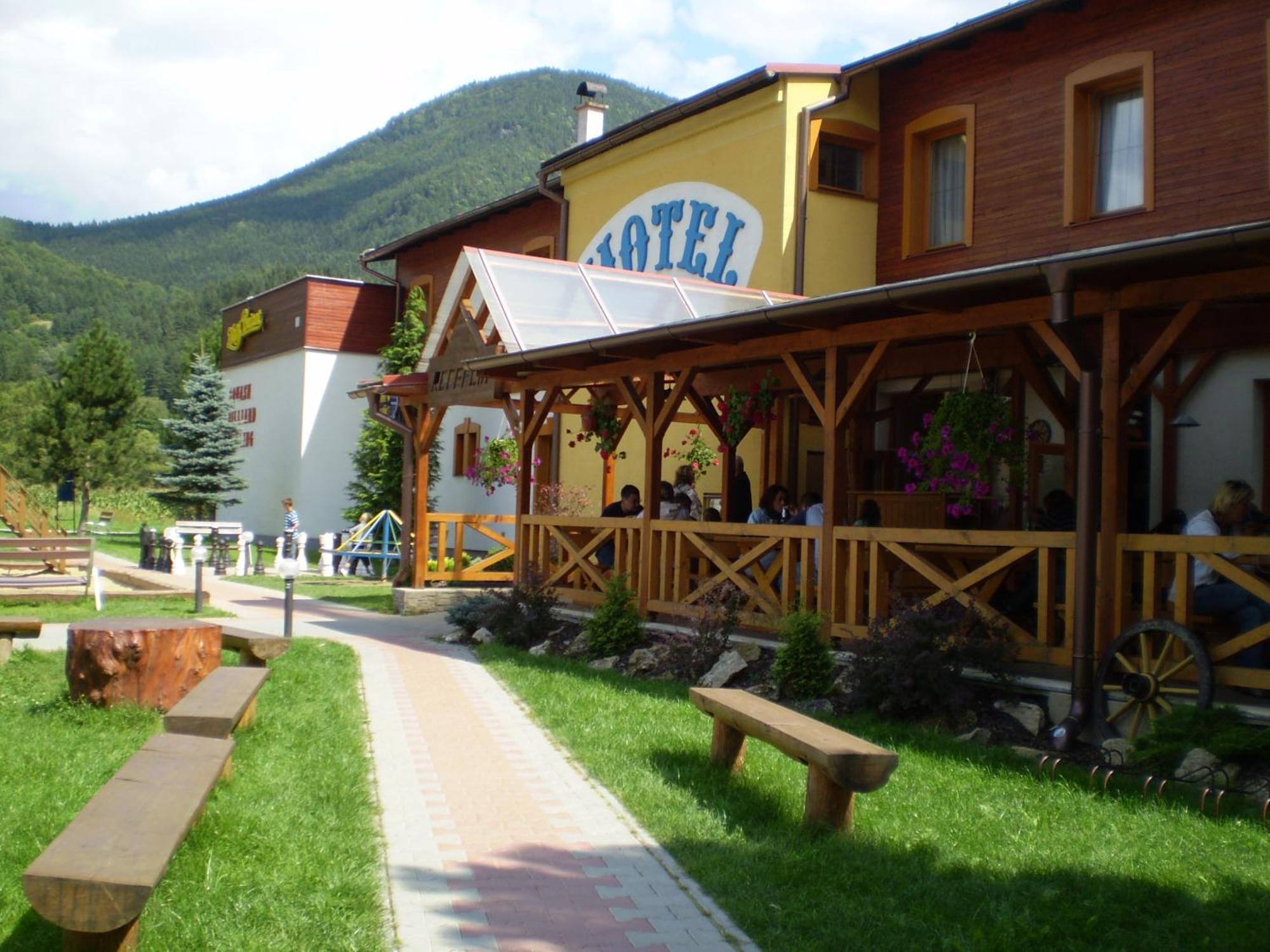 Motel Ranc Rużomberk Zewnętrze zdjęcie
