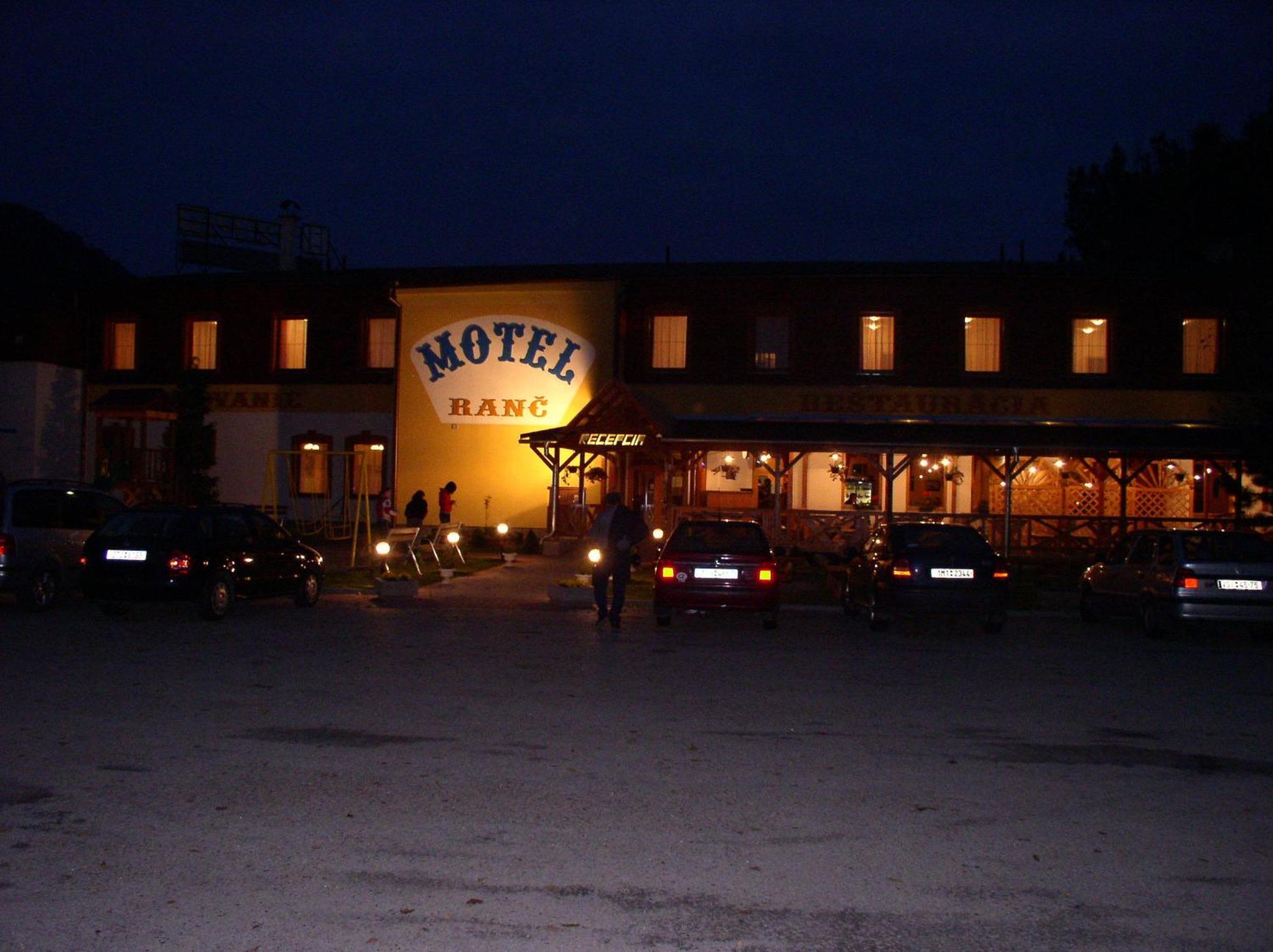 Motel Ranc Rużomberk Zewnętrze zdjęcie